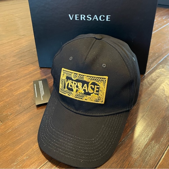 NWT Brand New Versace Black Logo Baseball Cap Women’s 57 - Picture 1 of 11